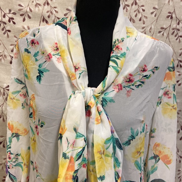 New York & Company - Floral Bow Button Down Blouse (NWT) - Picture 2 of 6